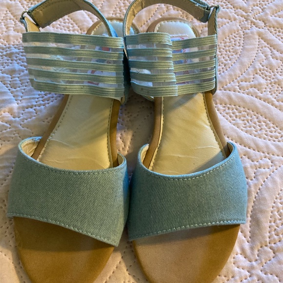 Shoes - Picture 2 of 10